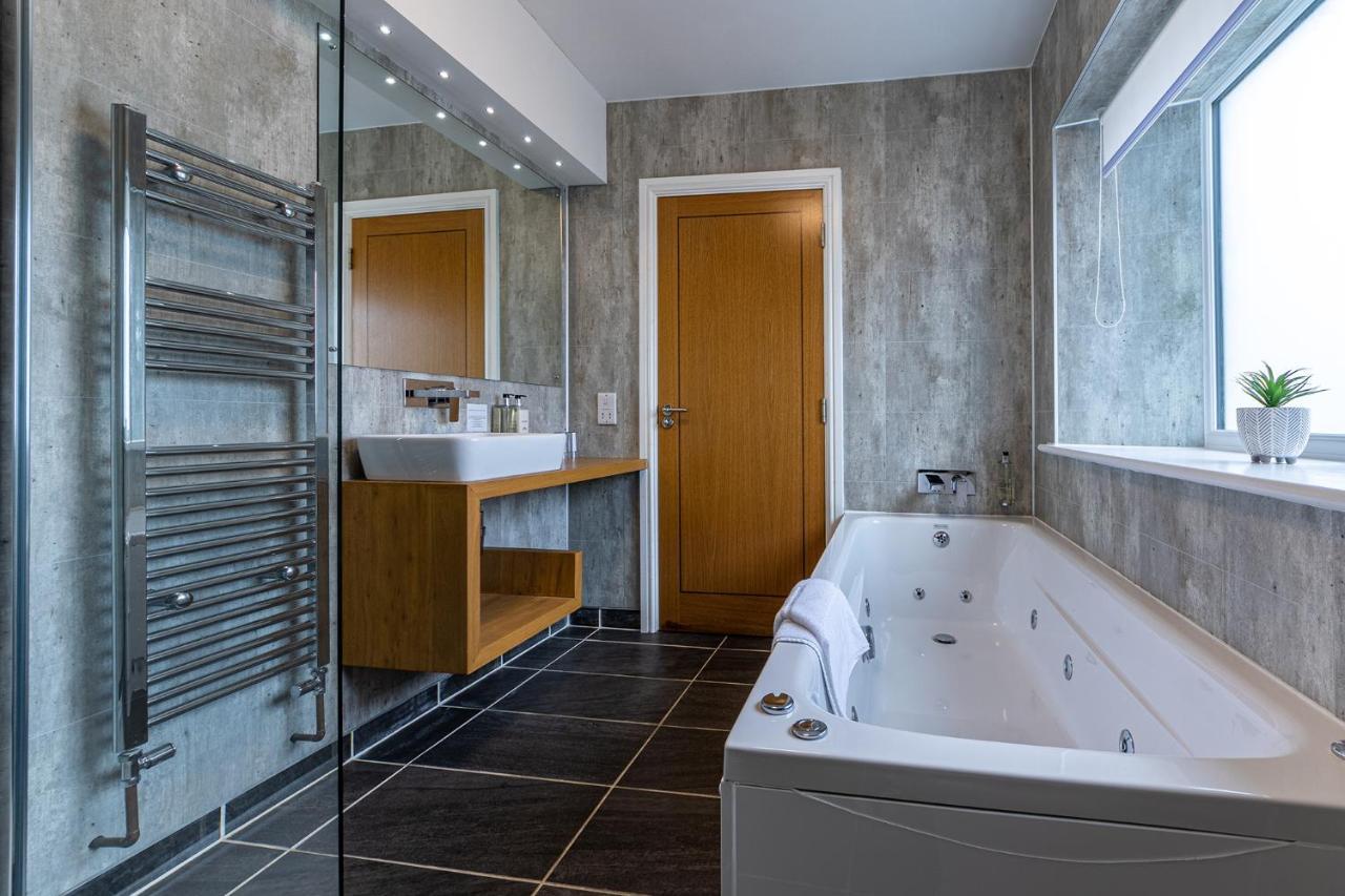 Crossways Otel Wells Dış mekan fotoğraf Bathroom