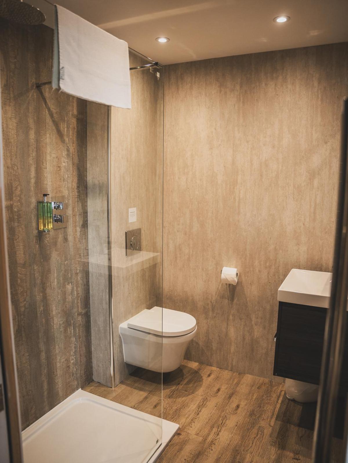 Crossways Otel Wells Dış mekan fotoğraf Bathroom